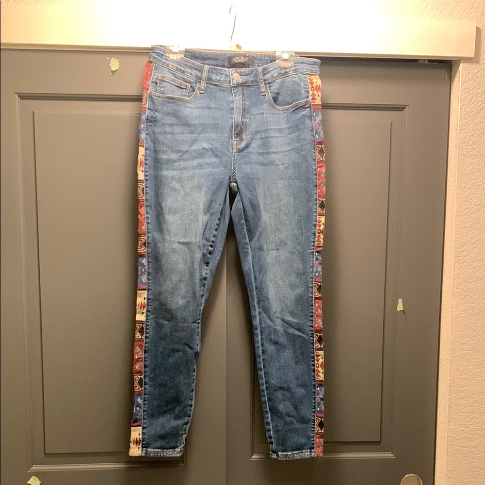 Judy Blue Skinny Blue Jeans Distressed Style